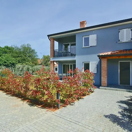 Апартаменты Two-bedroom In Vranici Пореч